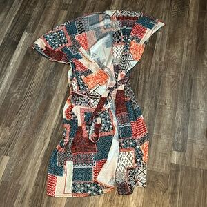 NWOT Beautiful Boutique Kimono with Tie